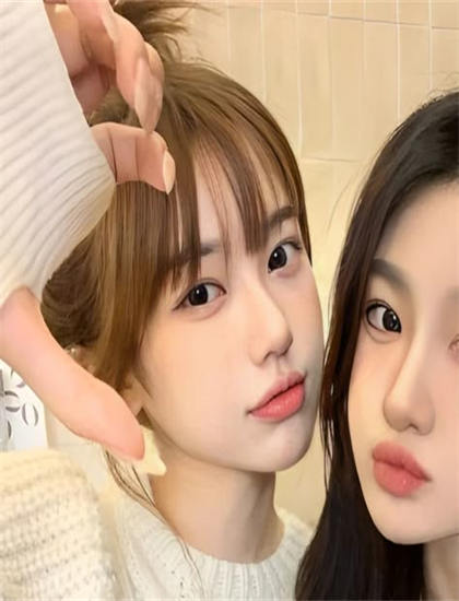 草莓视频污-女儿的朋友5完整视频有翻译